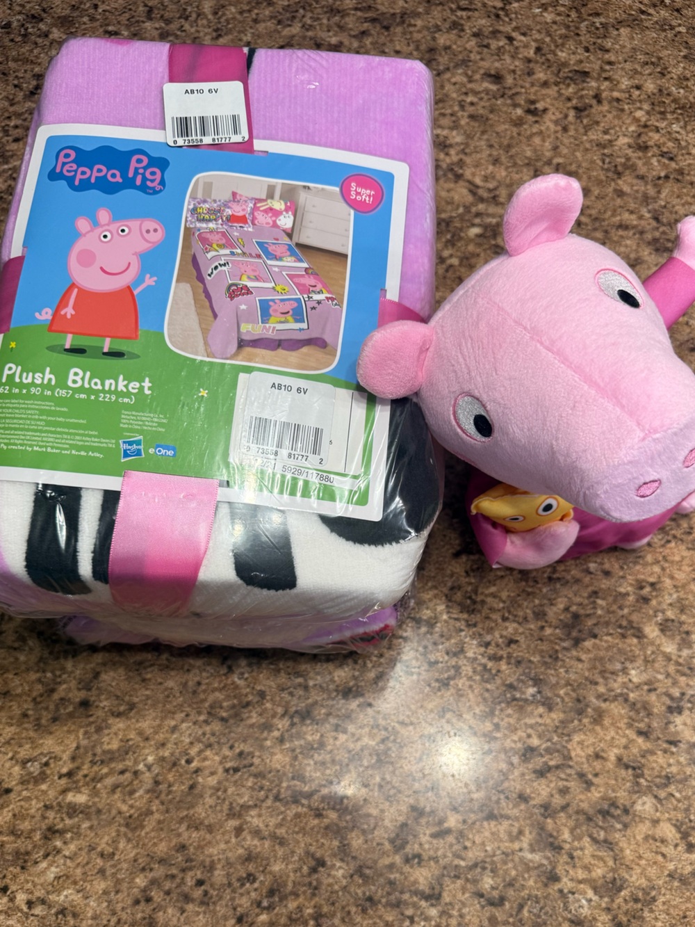 NEW Peppa Pig Plush Toy and Pink-Trimmed Plush Twin Blanket Set